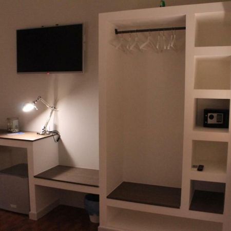 Gazebo Rooms มาร์เกริตา ดิ ซาวอยา ภายนอก รูปภาพ