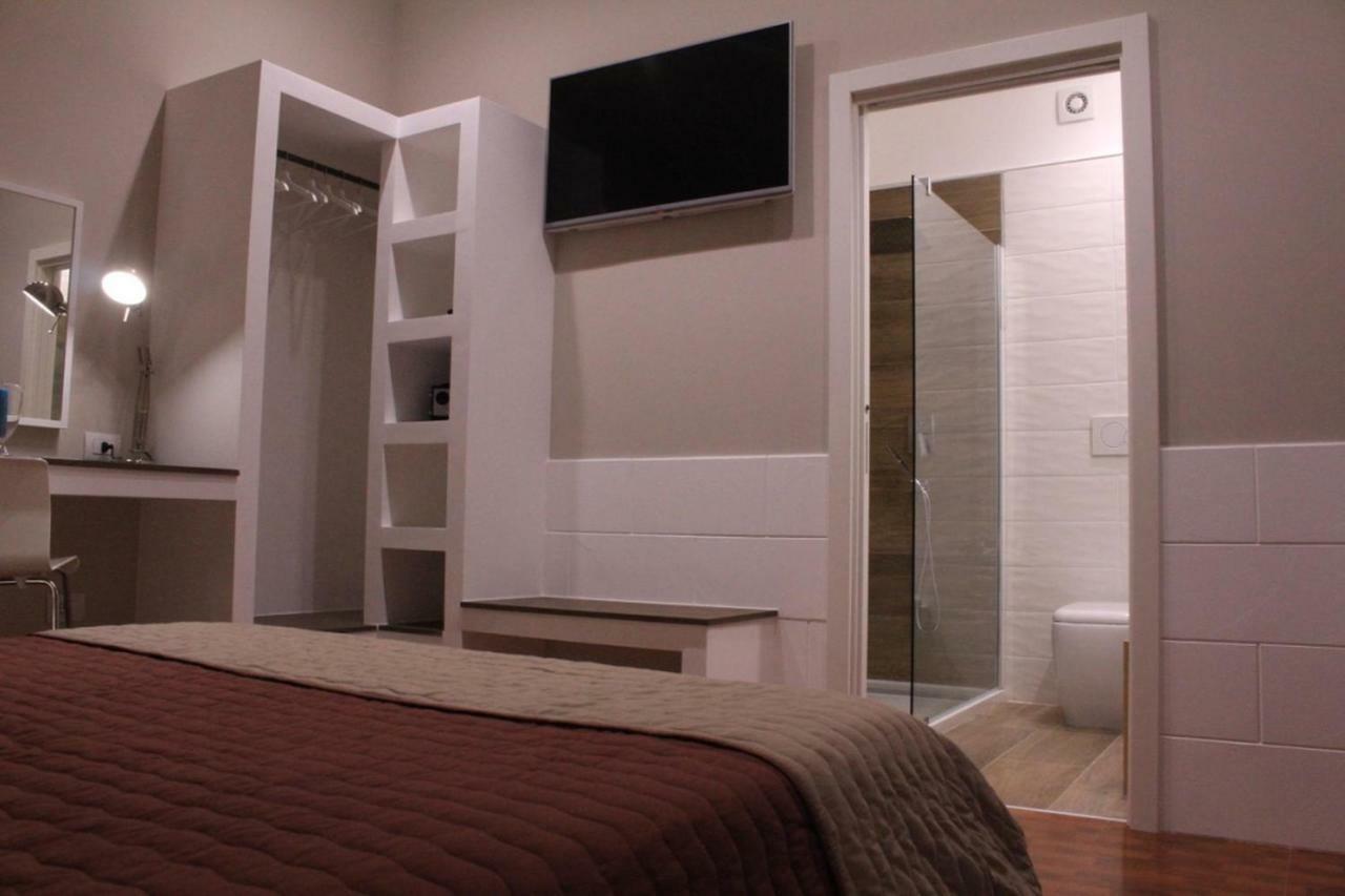 Gazebo Rooms มาร์เกริตา ดิ ซาวอยา ภายนอก รูปภาพ