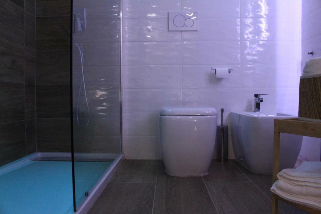 Gazebo Rooms มาร์เกริตา ดิ ซาวอยา ภายนอก รูปภาพ